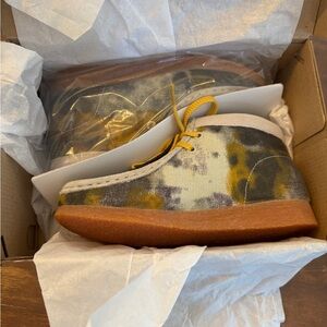 Kids CLARKS wallabeebooto shoes